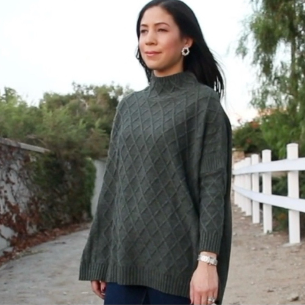 Mersea Lisbon Traveller Cozy Diamond-Knit Mock Neck Sweater in Green